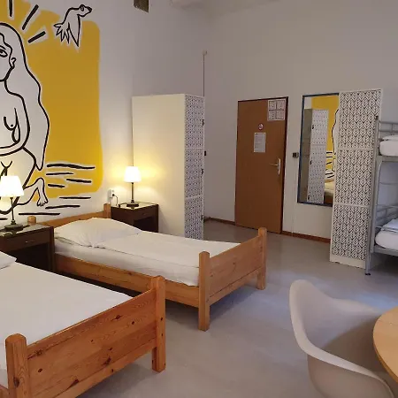 Hostel Fabrik - Baxpax