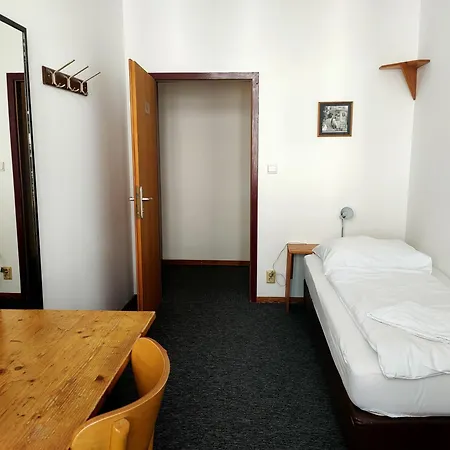 Fabrik - Baxpax Hostel