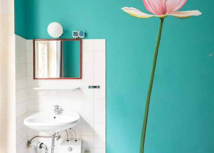 بيت شباب Fabrik - *