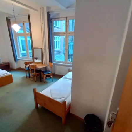 Fabrik - Hostel *